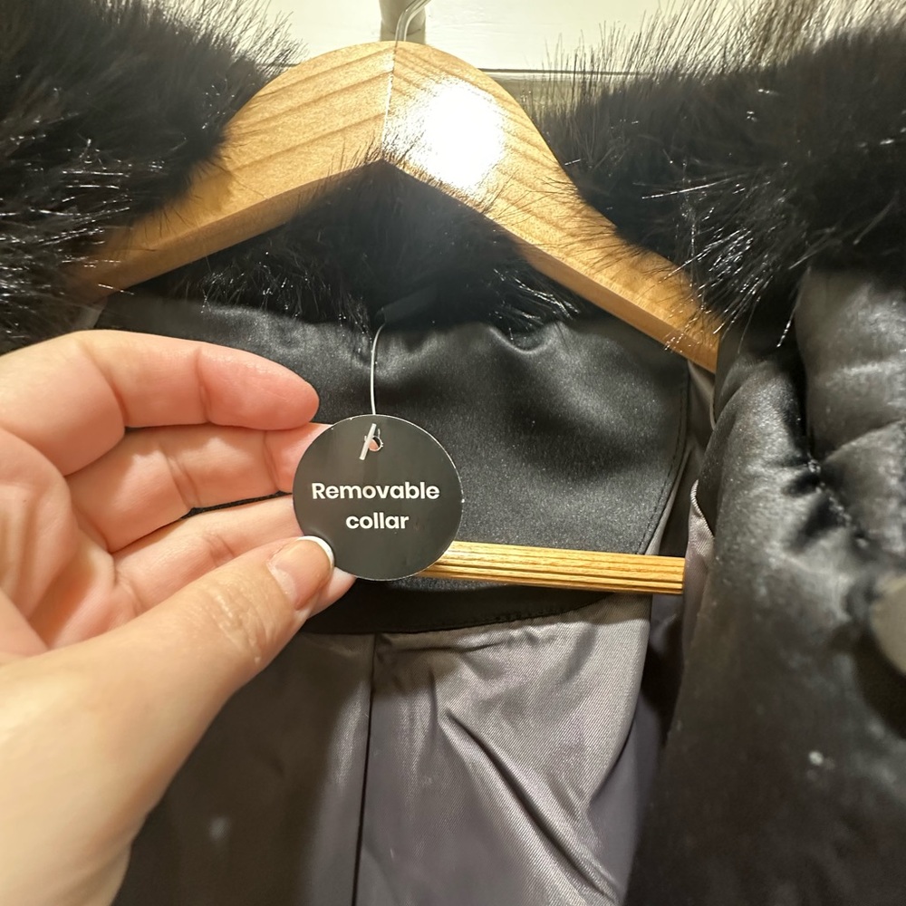 Windsor Black Quilted women’s Puffer with Fur Trim - Picture 4 of 5